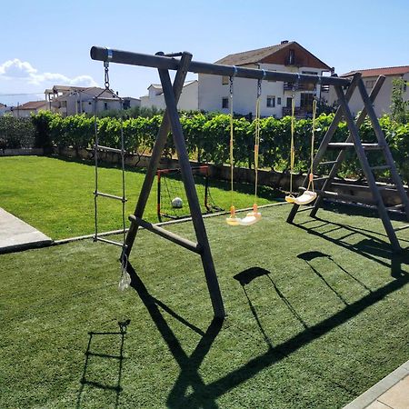 Apartment House Kastela With Heated Pool & Jacuzzi ห้อง รูปภาพ